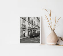 Load image into Gallery viewer, Bom Dia
